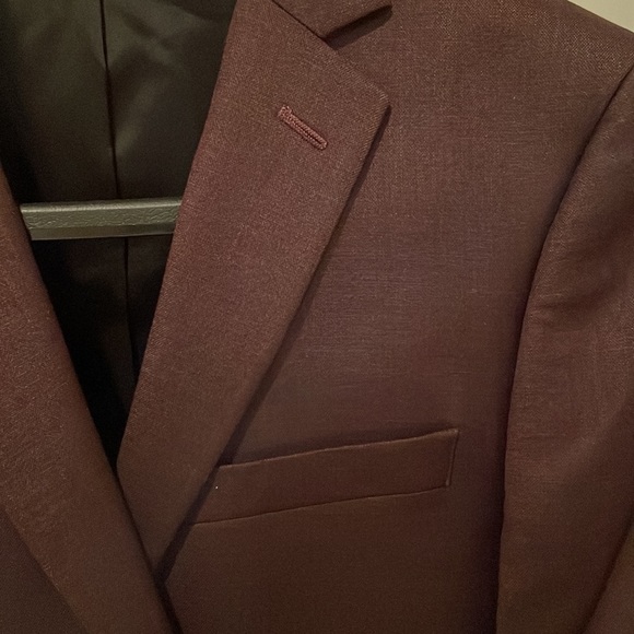 Suit - Picture 6 of 8